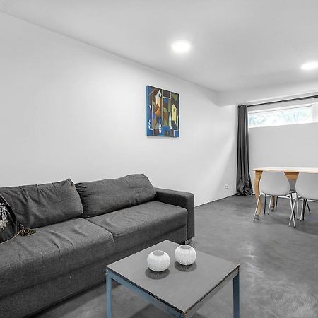 Lovely Studio Apartment With Hot Tub Reykjavík Esterno foto