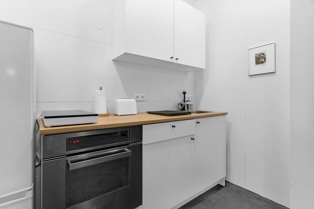 Lovely Studio Apartment With Hot Tub Reykjavík Esterno foto