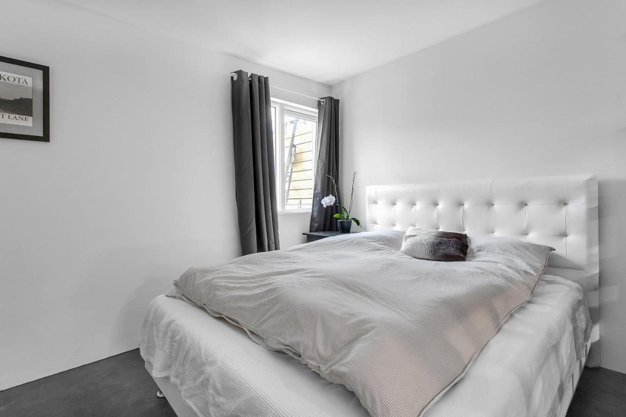 Lovely Studio Apartment With Hot Tub Reykjavík Esterno foto