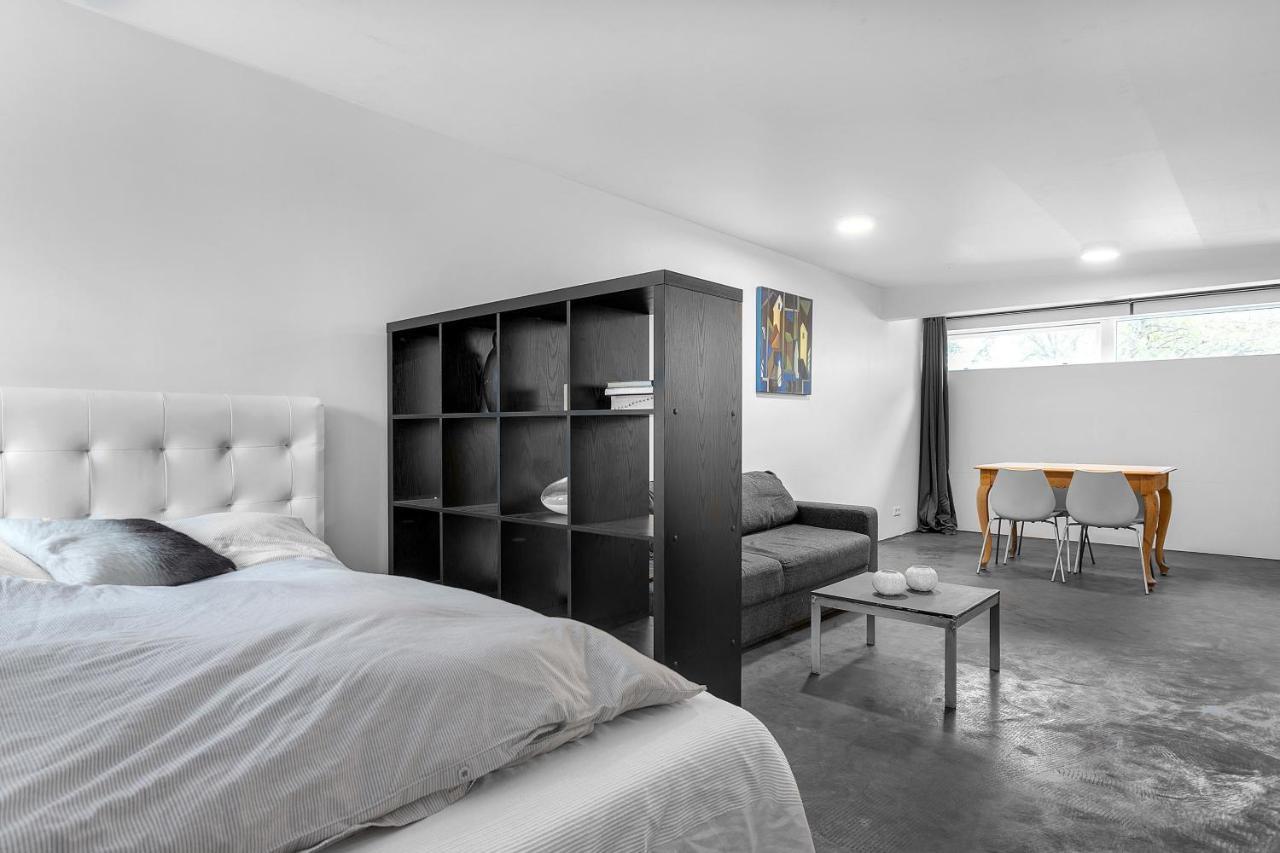 Lovely Studio Apartment With Hot Tub Reykjavík Esterno foto