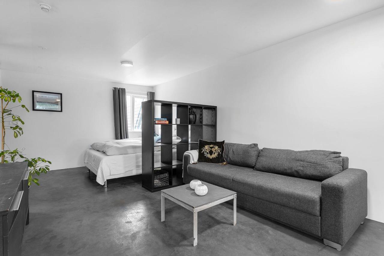 Lovely Studio Apartment With Hot Tub Reykjavík Esterno foto